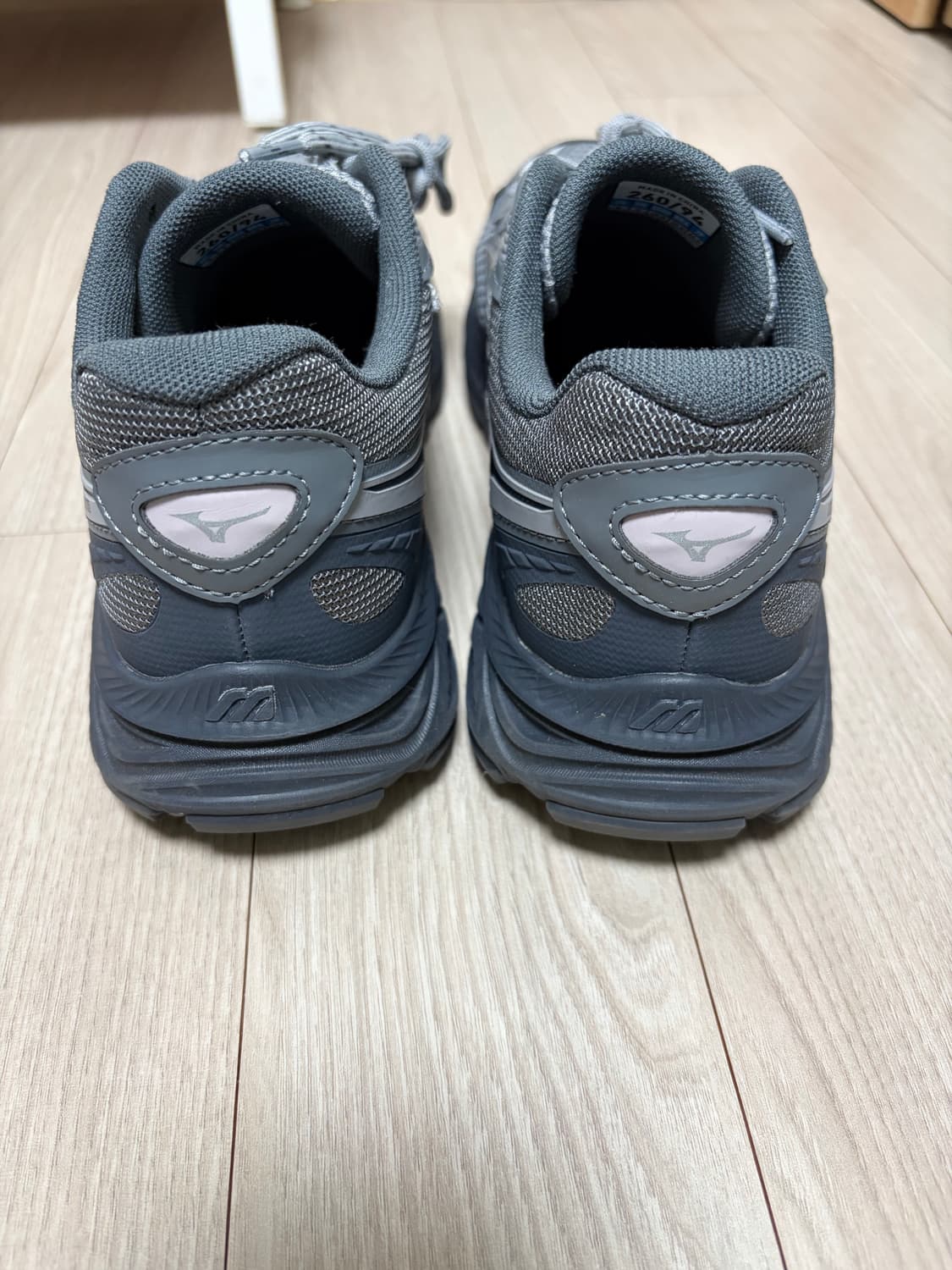 미즈노 레이서 V2 그레이블랙 260사이즈 상품이미지3