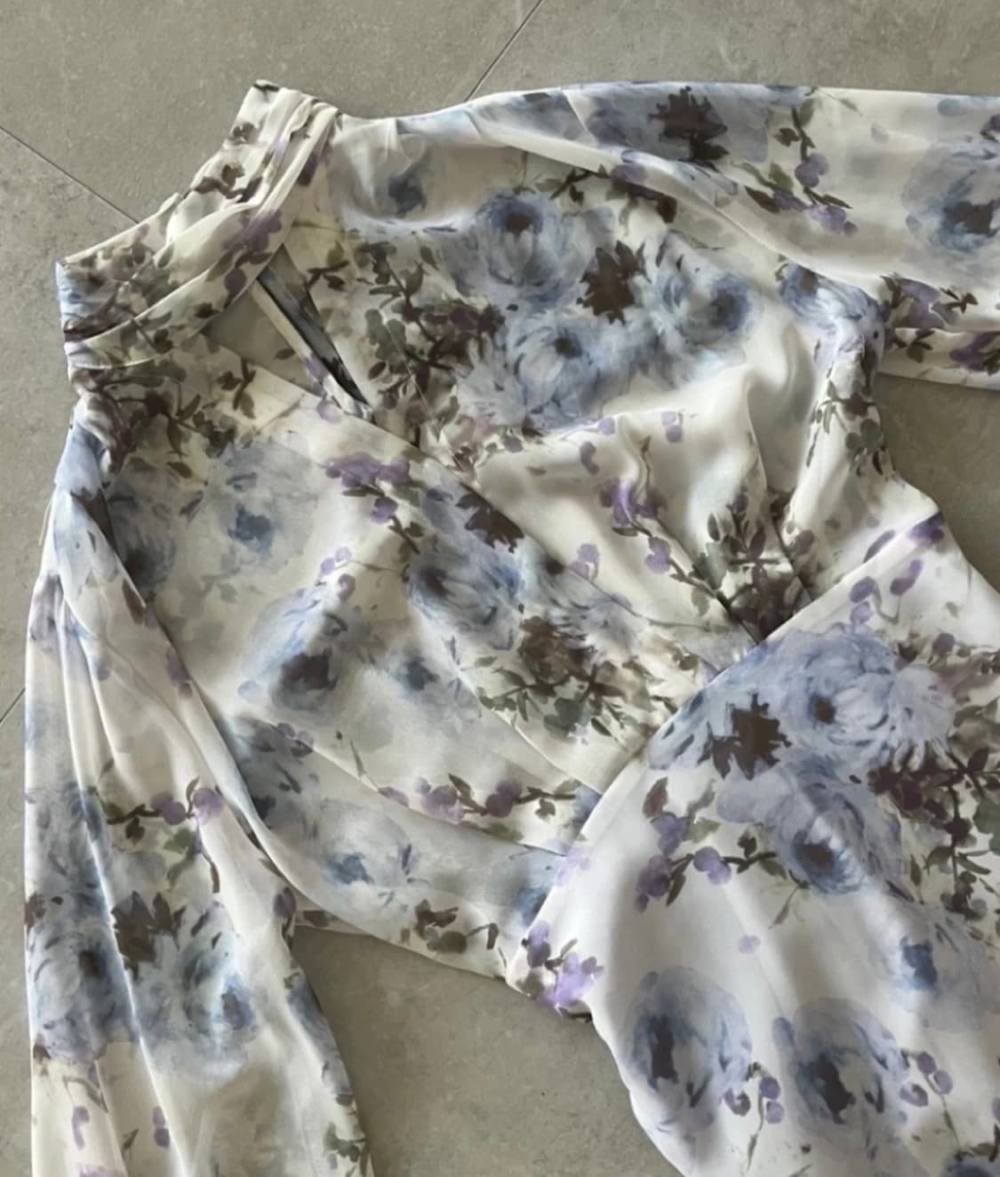 그레이스 컷아웃 플라워 쉬폰 롱 원피스 상품이미지1