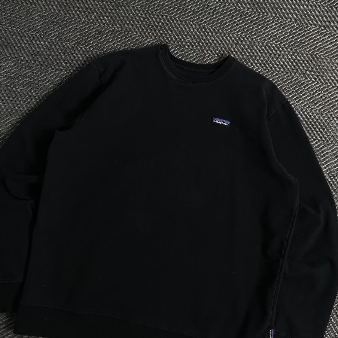 파타고니아 스몰로고 블랙 긴팔  스웻셔츠y 3801 상품이미지1