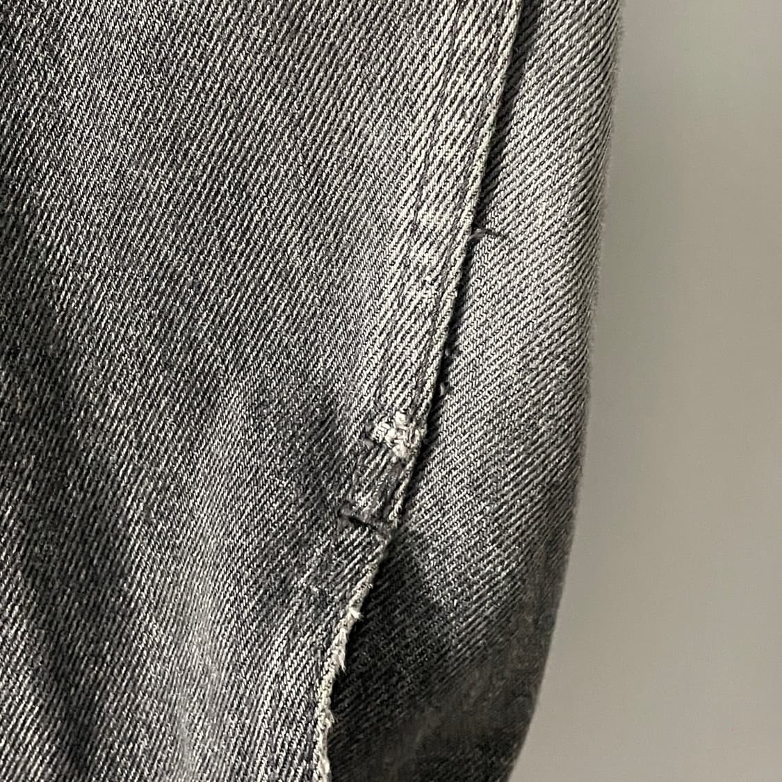 발렌시아가 백로고 흑청 데님자켓 (on.603)   상품이미지7