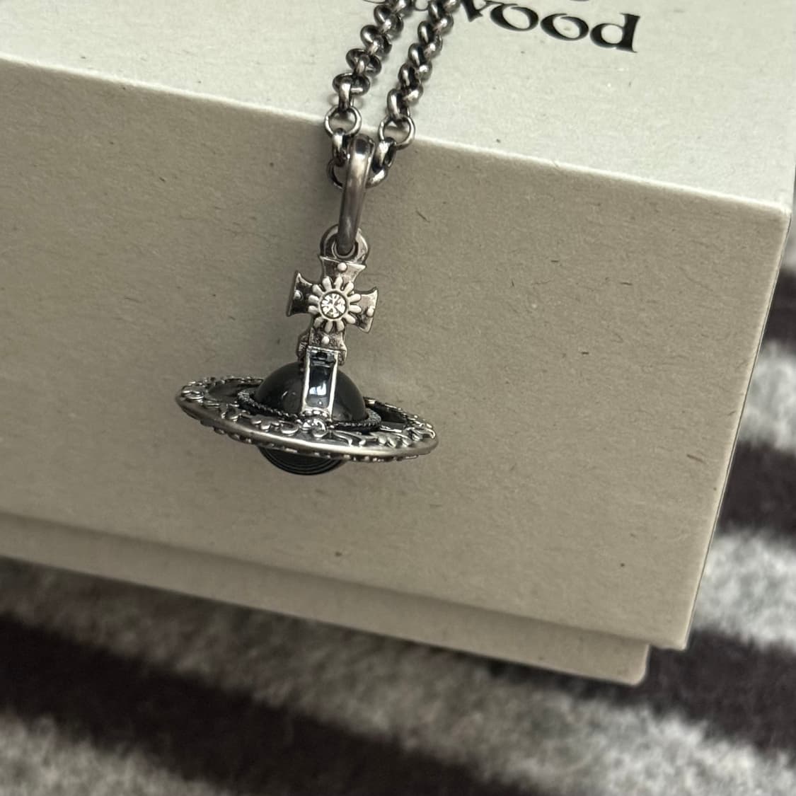 비비안웨스트우드 고딕 블랙 orb 목걸이 상품이미지2