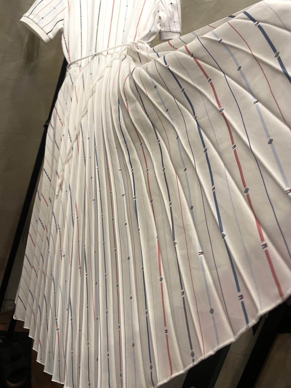 타미힐피거 피케 플레어 플리츠 벨티드 롱드레스 55 상품이미지5