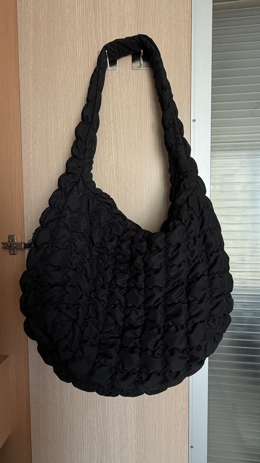 COS 코스 퀼팅백 오버사이즈  상품이미지1