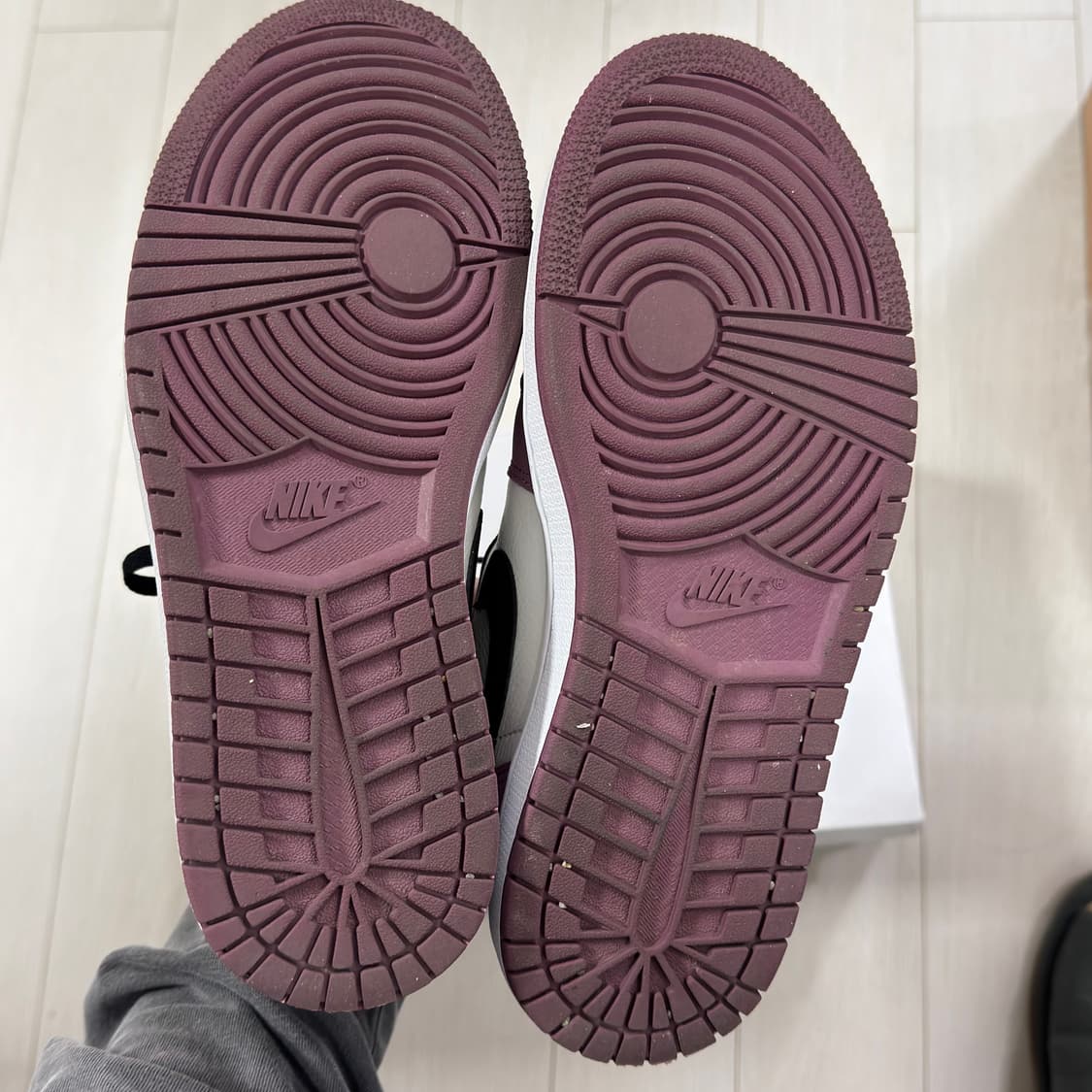 나이키조던1 멀베리 245사이즈 상품이미지4