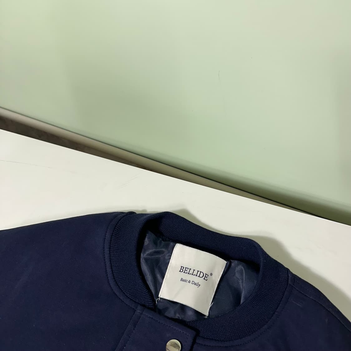 우먼S-M 벨리드 네이비 레더배색 크롭 바시티자켓 상품이미지3