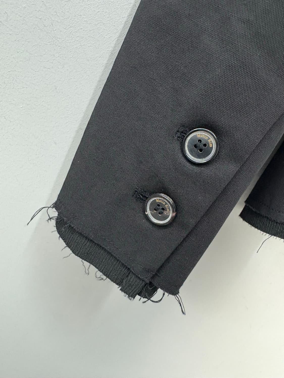 마뗑킴 로우 커팅 숏 라인 자켓 A3333 상품이미지5