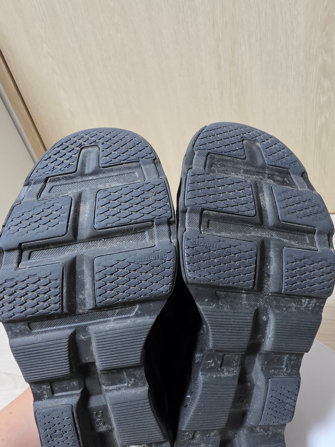 [270]<상태최상> 온러닝ONx파프PAF 클라우드몬스터2 블랙마그넷 상품이미지8