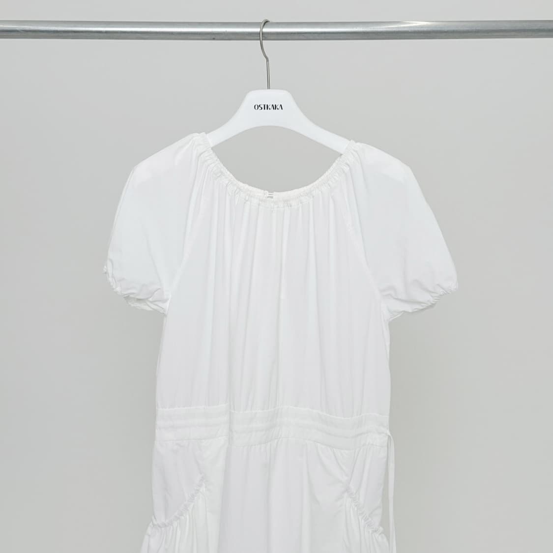 (새상품) 오스트카카 드로우 스트링 맥시 원피스 화이트 상품이미지3
