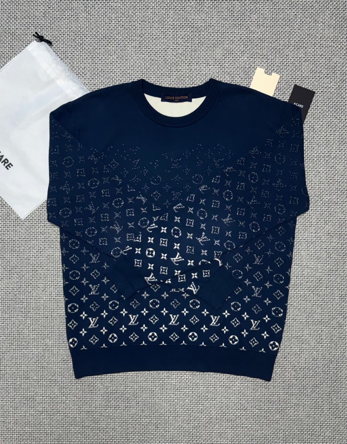 루이비통 그라디언트 모노그램 니트 상품이미지1