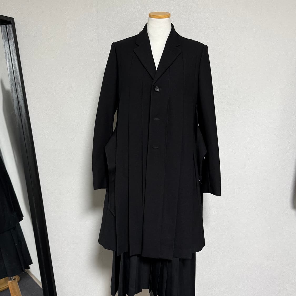 21aw 꼼데가르송 꼼데가르송 플리츠 벨티드 롱자켓 s 상품이미지4