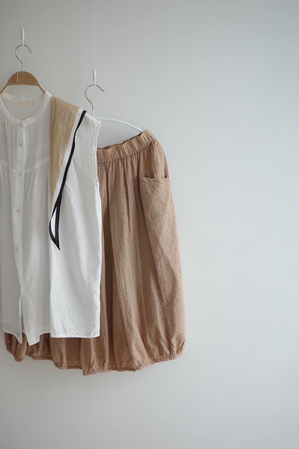 ICHIOKU 
• 진베이지  코튼 롱 스커트 상품이미지1