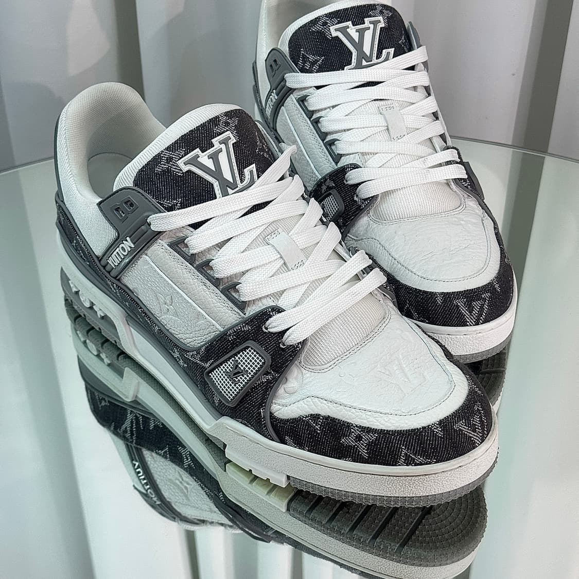 [새상품금/8size] 25FW 루이비통 트레이너 범고래 그레이 상품이미지6