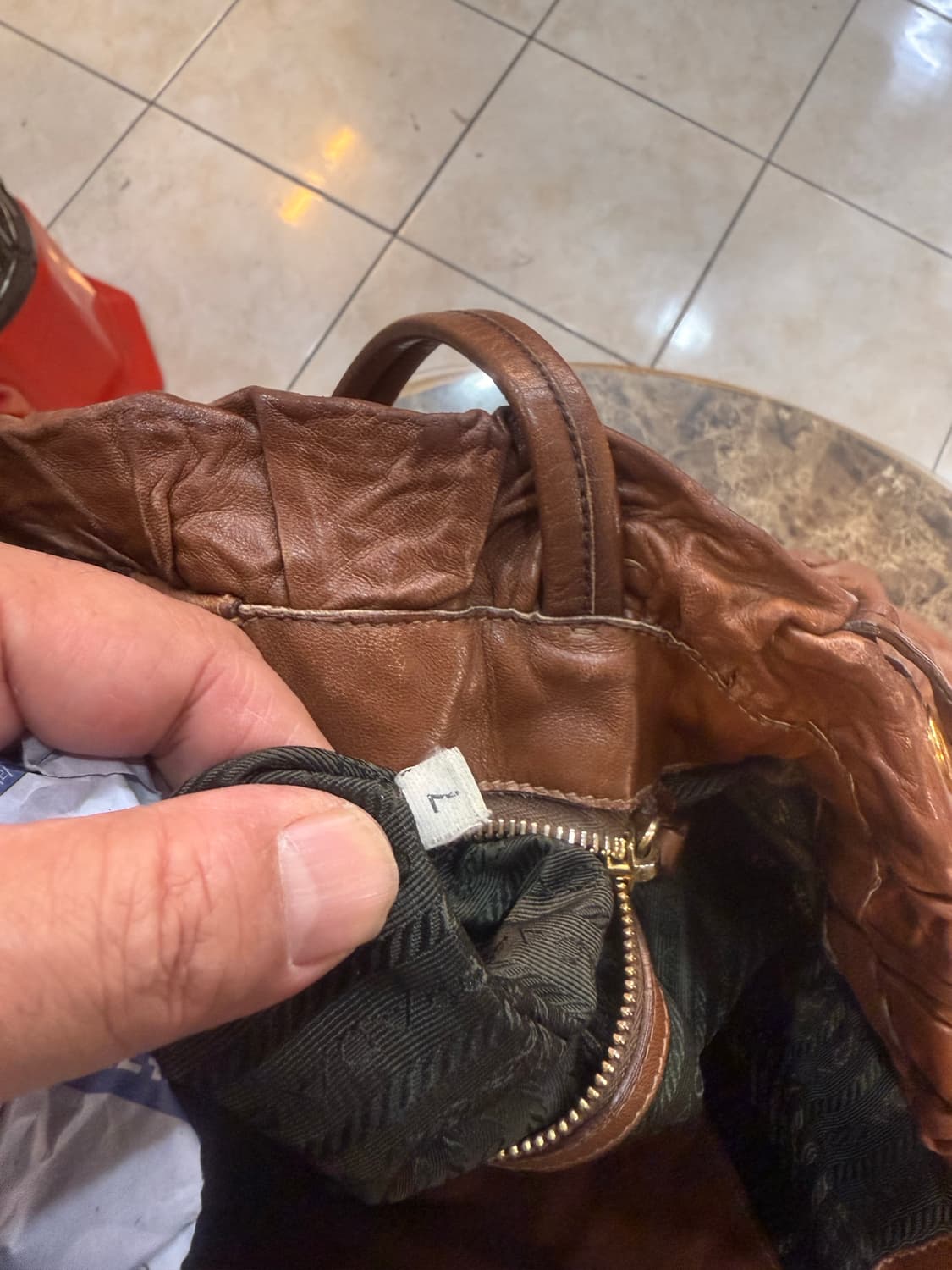 정품 프라다 비텔로 나파 숄더백 팝니다 상품이미지10