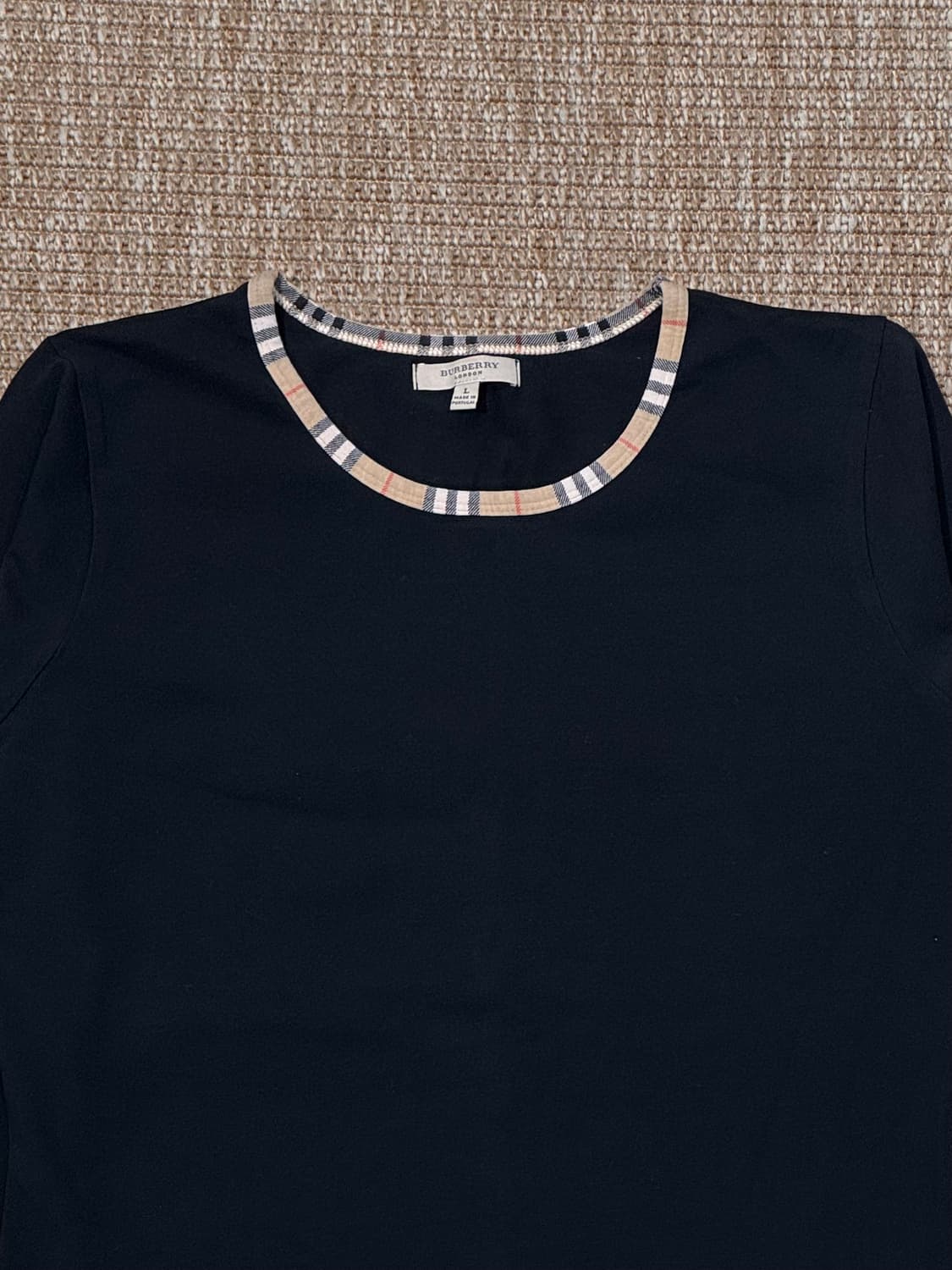 버버리 블랙 긴팔티 상품이미지2