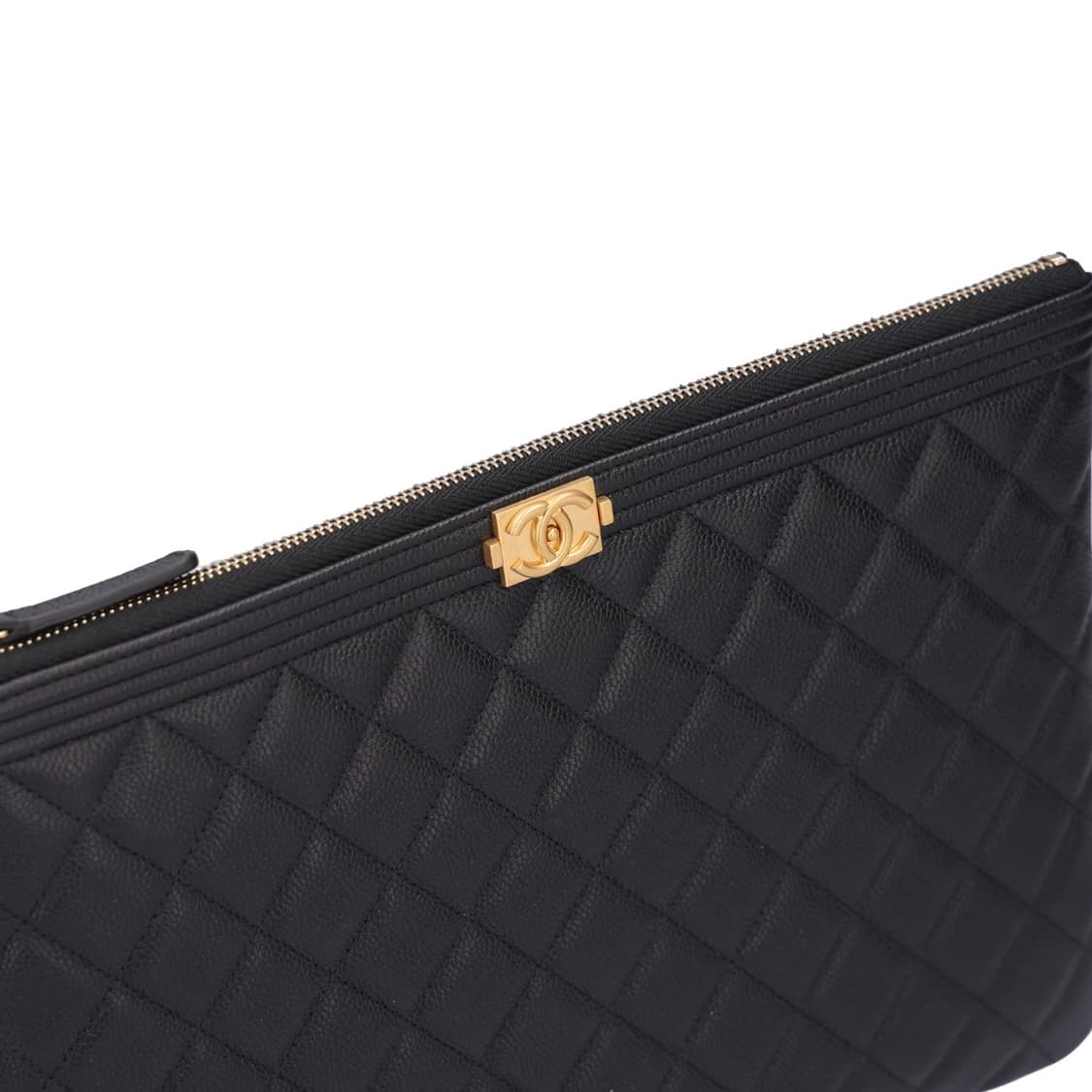 샤넬 A84406 보이 샤넬 클러치백 그레인드 카프스킨 블랙 & 골드 상품이미지3