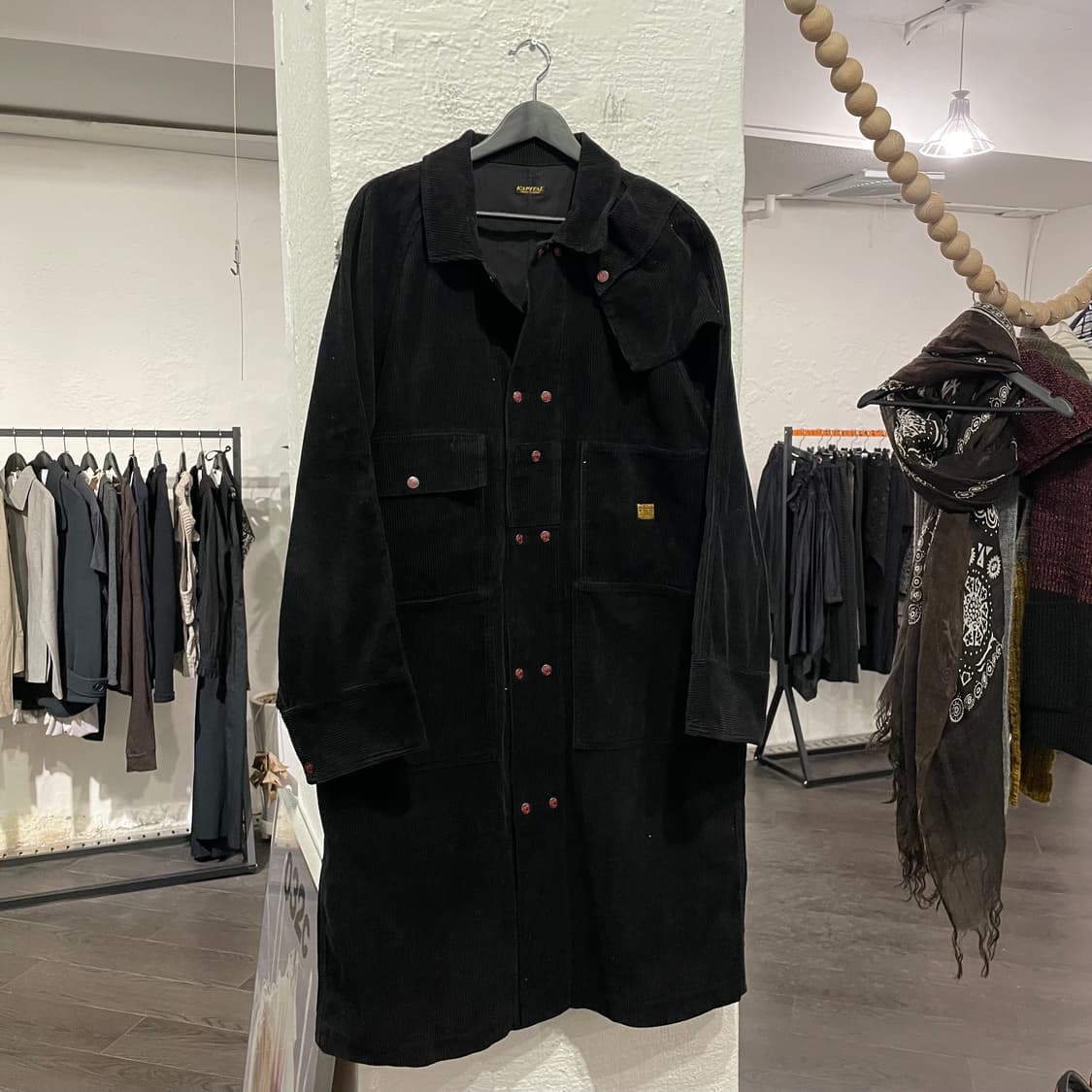 캐피탈 포켓 디테일 코듀로이 코트 상품이미지1