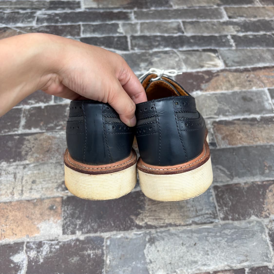 Dr. Martens 닥터마틴 윙팁 로퍼 (250) 상품이미지4