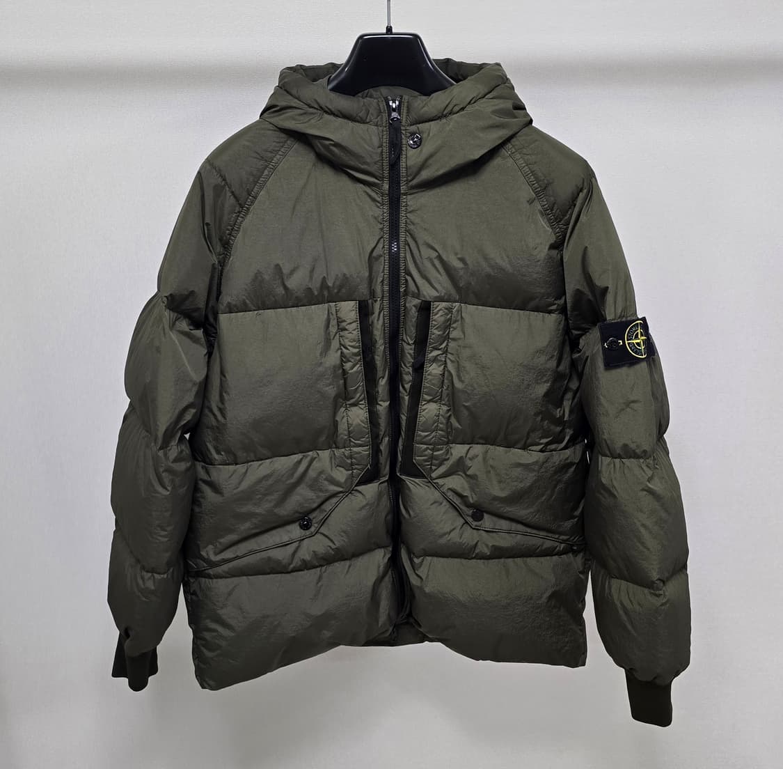 23fw 스톤아일랜드 크링클랩스 패딩 L사이즈 100 판매 상품이미지1