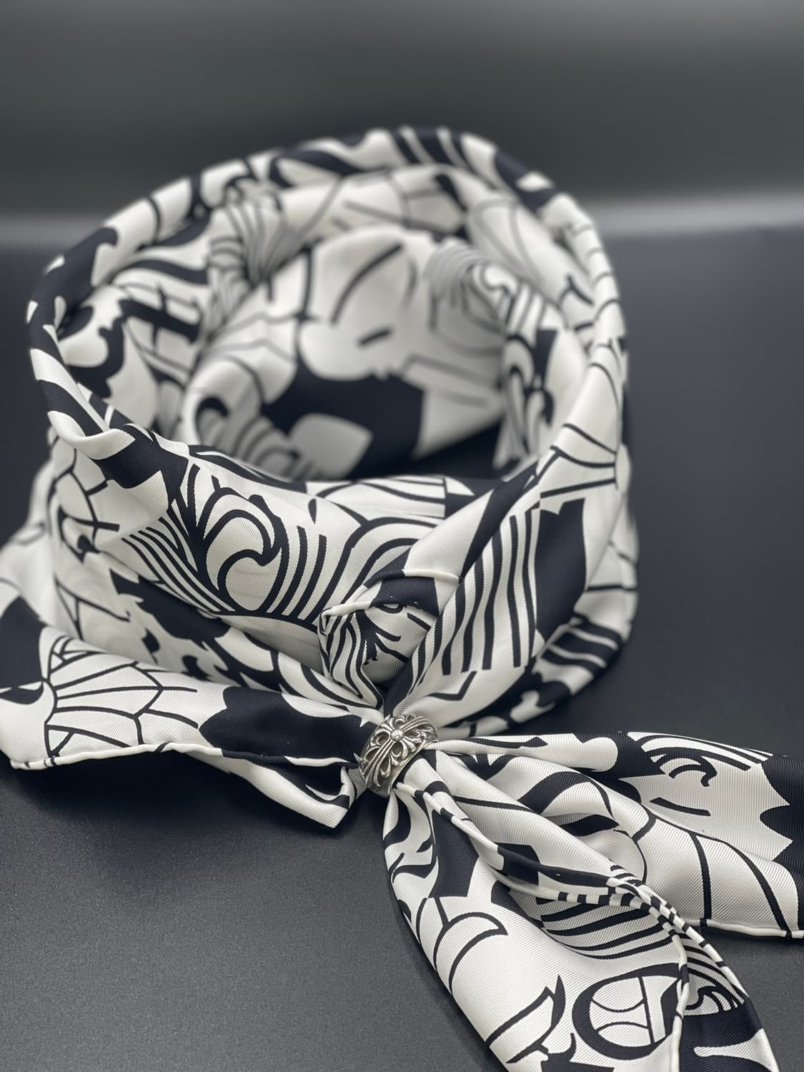 크롬하츠 실크 스카프 화이트 CH패턴 상품이미지3