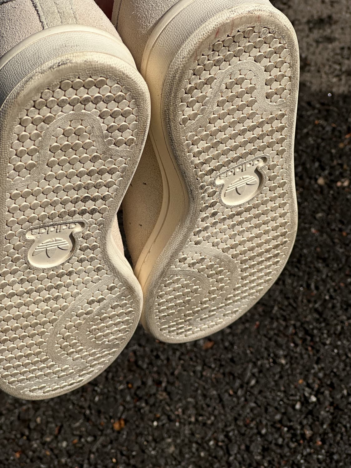 [255] 아디다스 스탠스미스 스웨이드 아이보리 스니커즈 상품이미지8