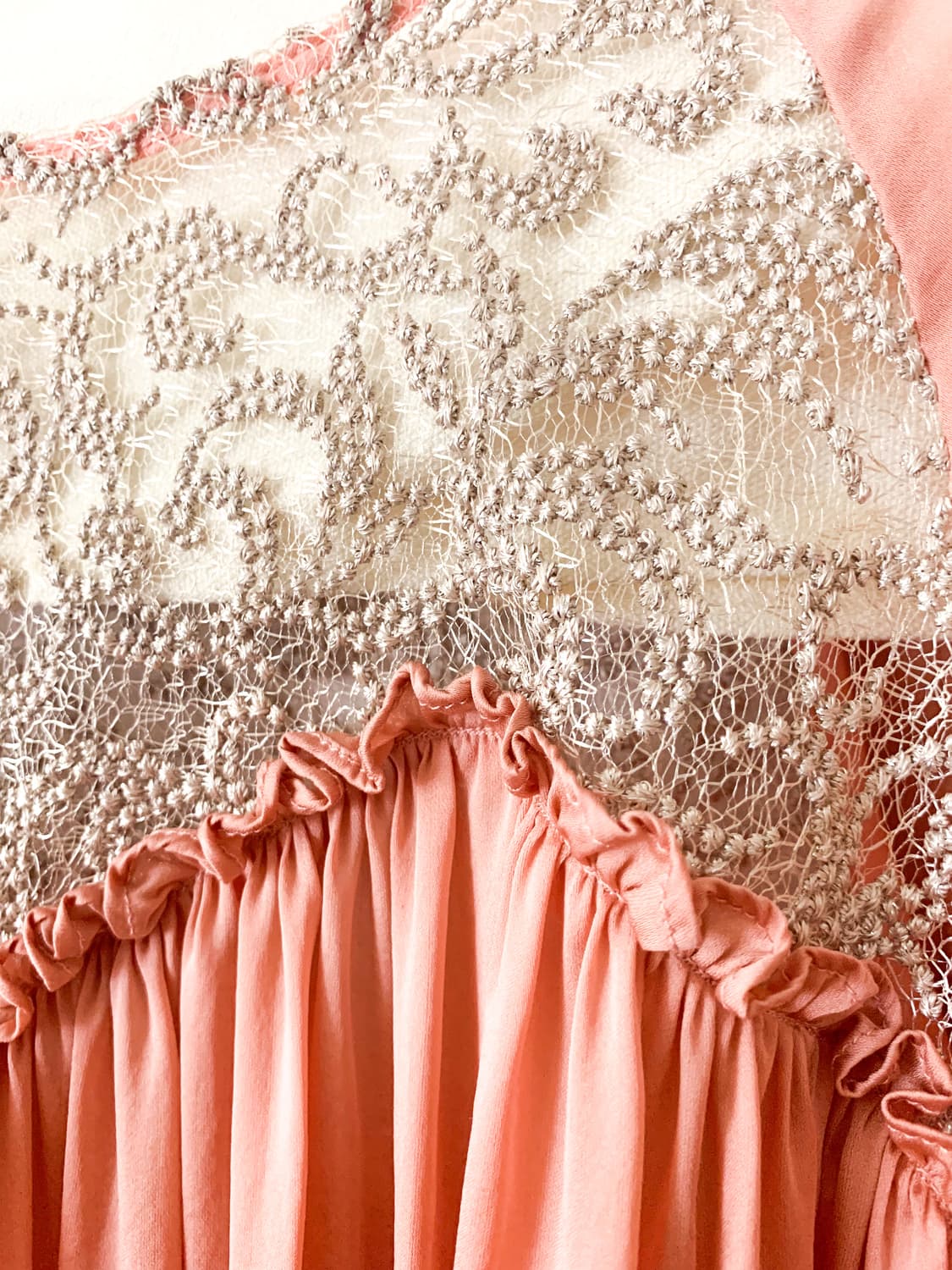 [S] 폴앤조 실크 레이스 셔링 블라우스 상품이미지4