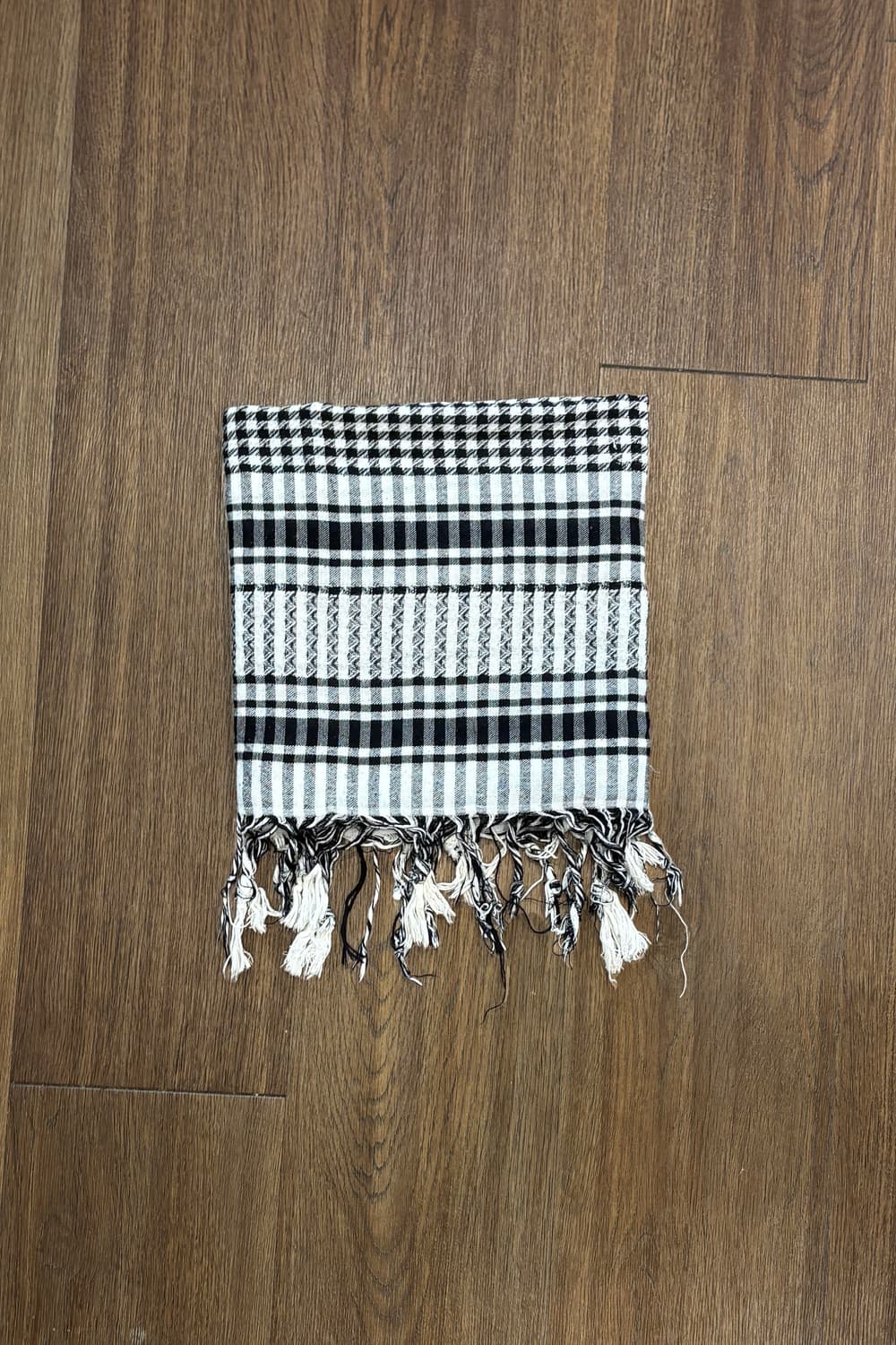 Black & White Checkered Keffiyeh Scarf 상품이미지2