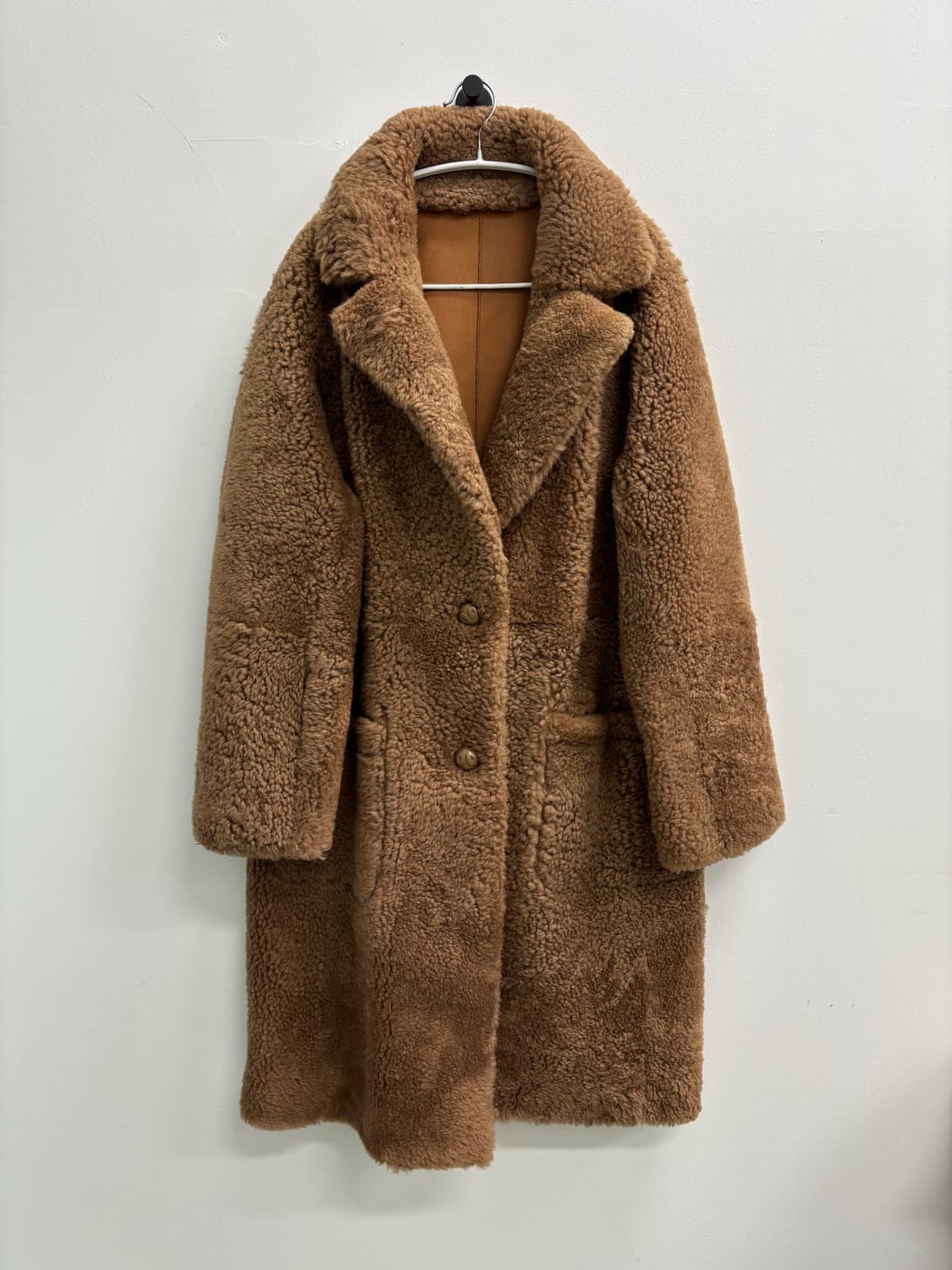 럭키슈에뜨 양면 리얼 무스탕 코트 상품이미지1