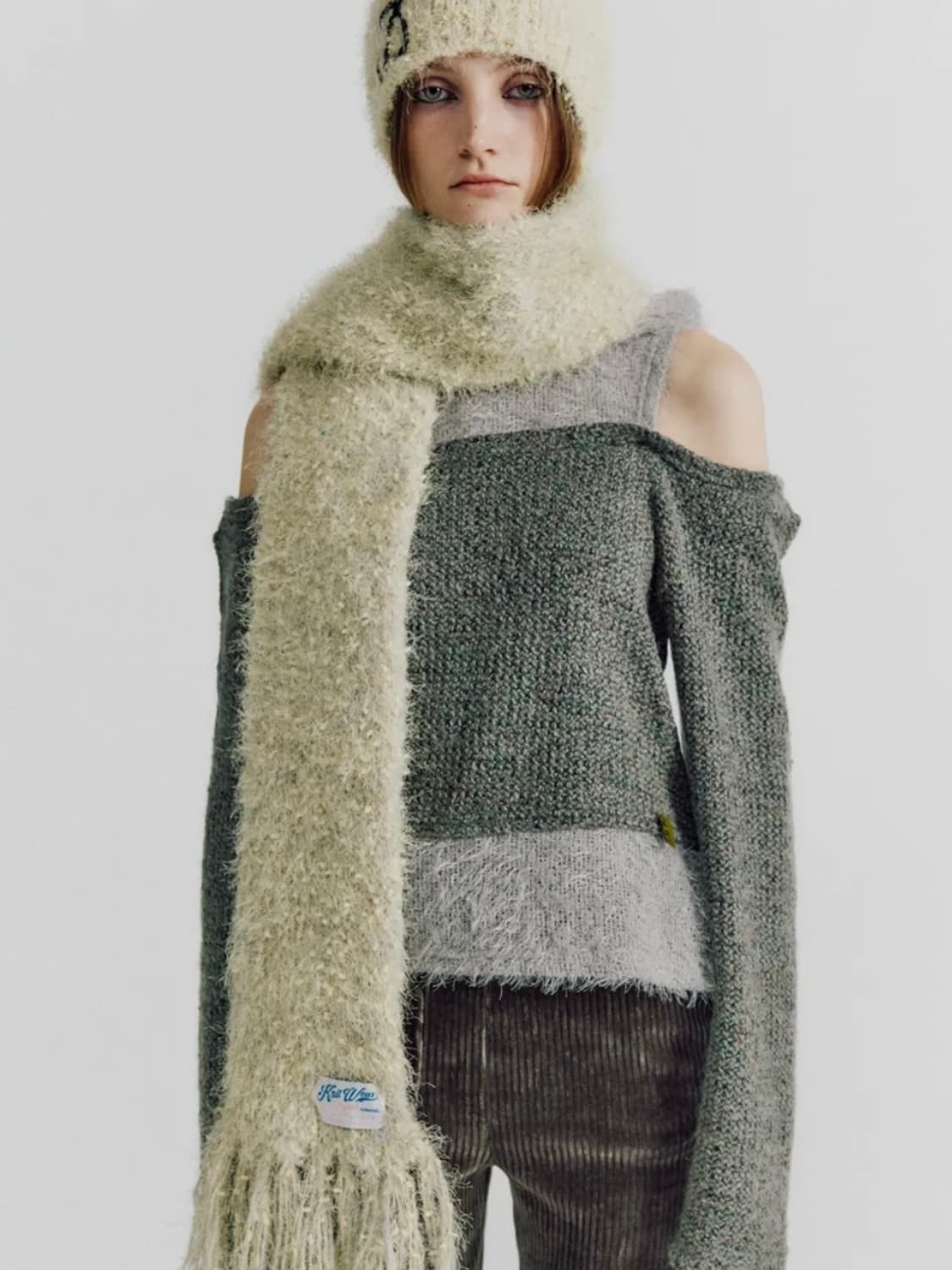 데비어퍼 컷어웃 니트 그레이 상품이미지2