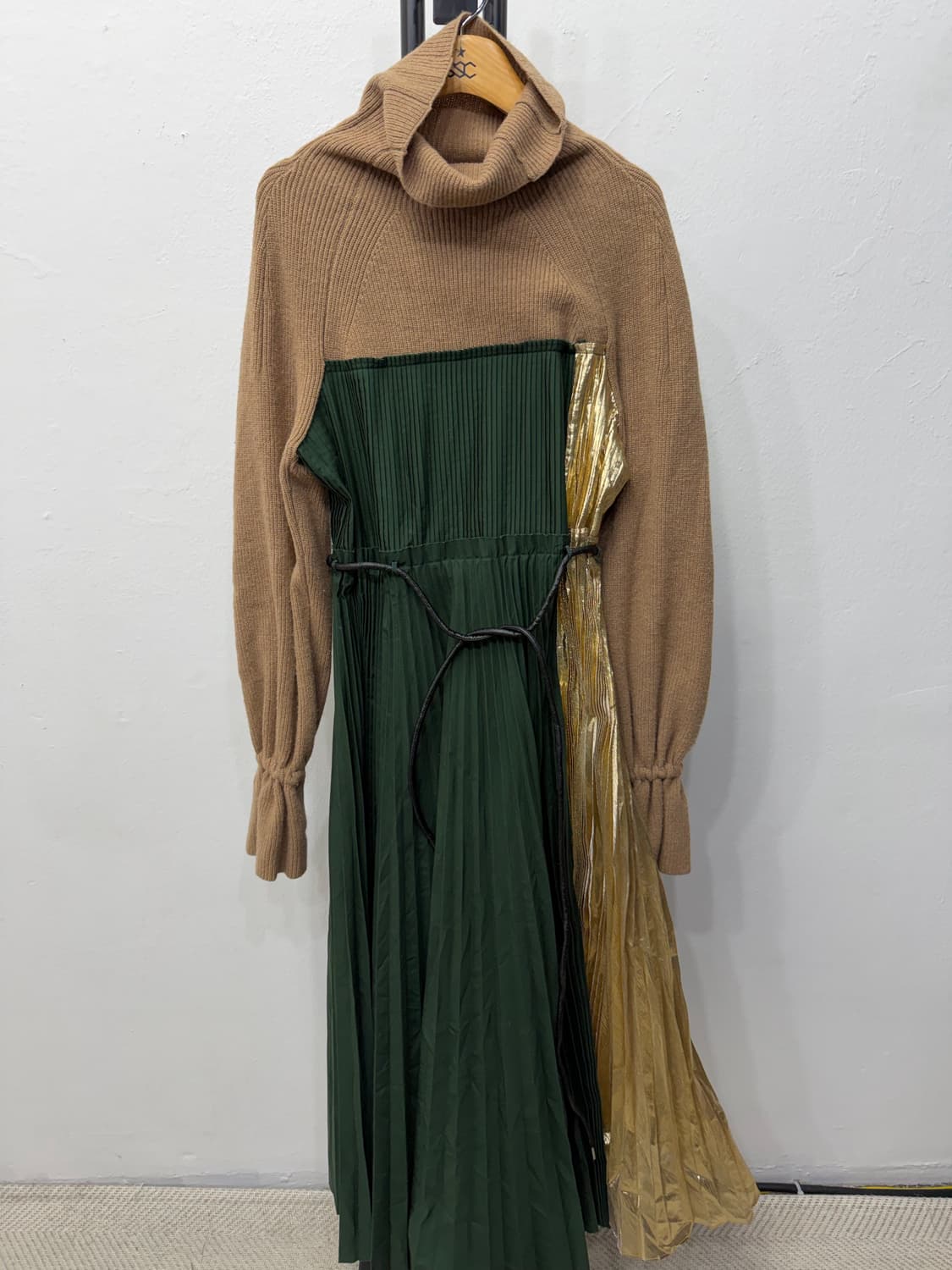 매장판정품) 사카이 니트 플리츠 롱 원피스 2 상품이미지1