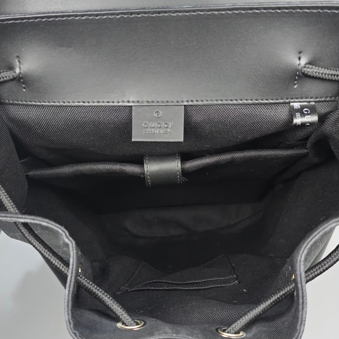 구찌 웹 스트랩 GG 수프림 백팩 상품이미지9