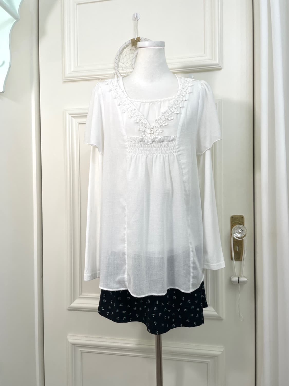 white lace point puff blouse&beads shirr 상품이미지1