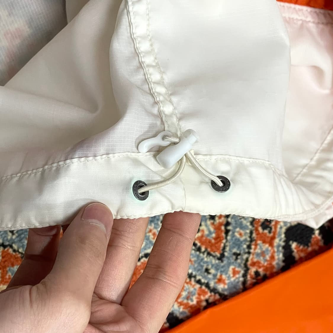 노스페이스 오렌지 배색 화이트 경량 바람막이 점퍼 남성105 상품이미지7