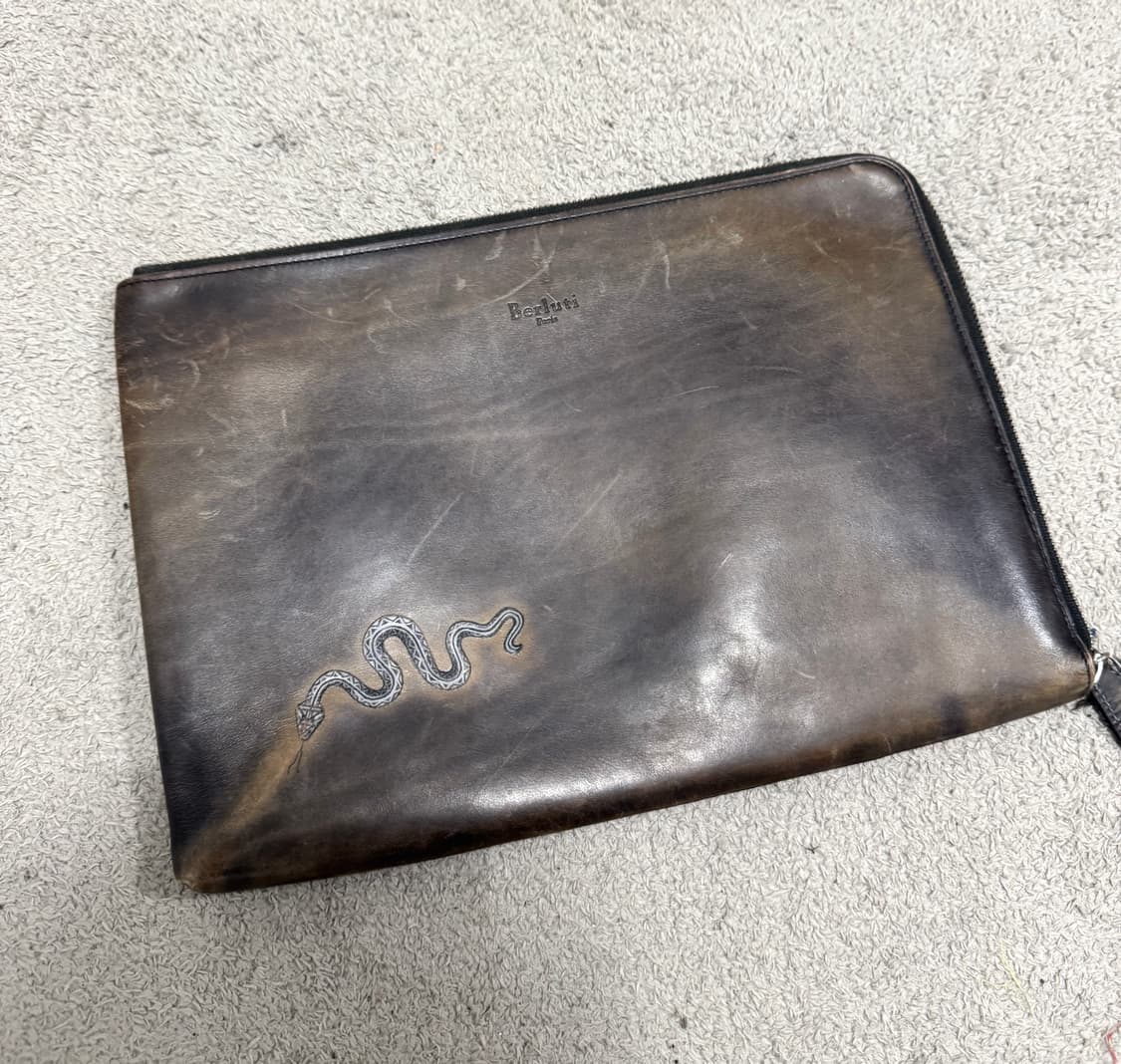 벨루티 스네이크 클러치 상품이미지1