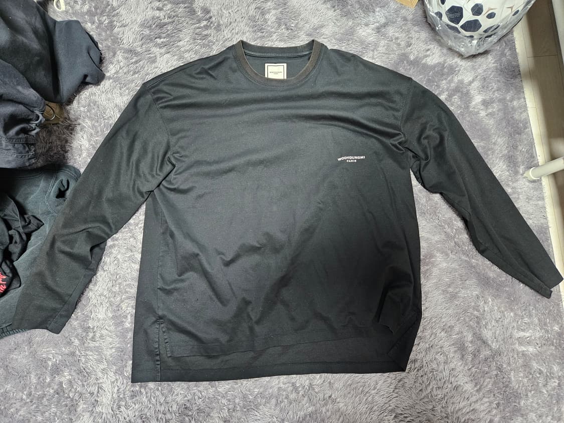 우영미 블랙 플라워 롱슬리브 티셔츠 48 상품이미지3