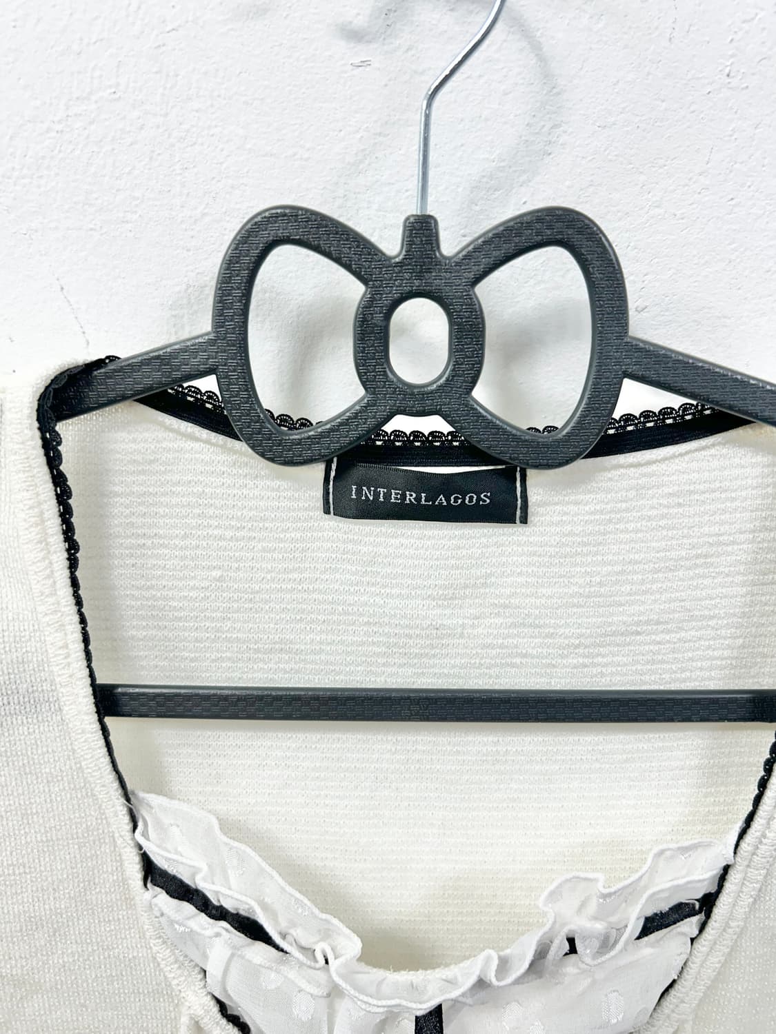 [INTERLAGOS] 공겜여주 무채색 로걀 탑 상품이미지6