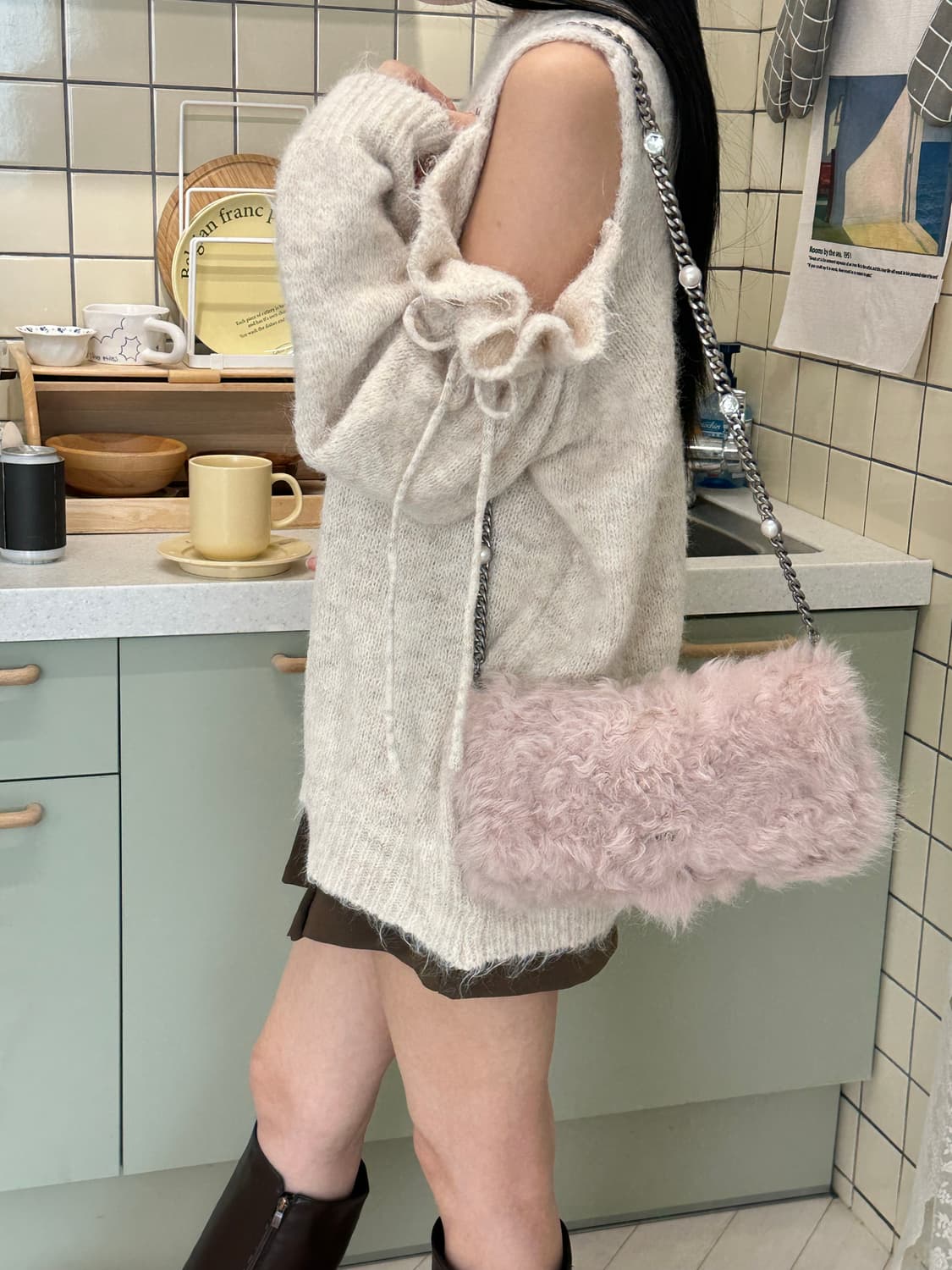 [A+ 정품] 미우미우 양털 퍼 크리스탈 체인 크로스백 상품이미지6