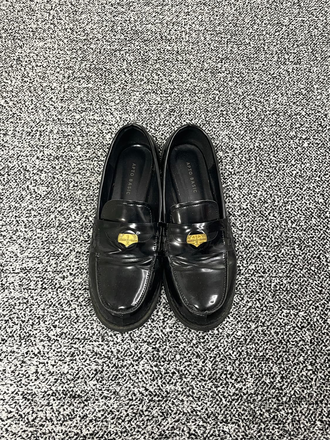 빈티지9. APTO 앱토 로퍼 유광 블랙 금장 구두 신발 상품이미지2