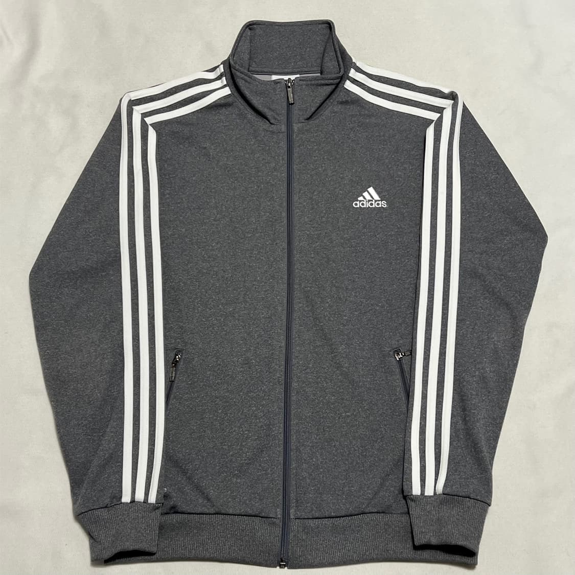 95 아디다스 그레이 삼각로고 져지 상품이미지2