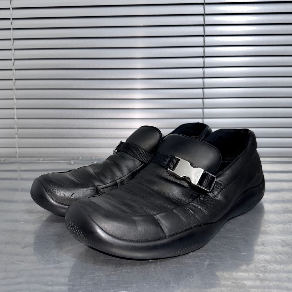 00s 레어 블랙 프라다 스포츠 버클 로퍼 상품이미지3