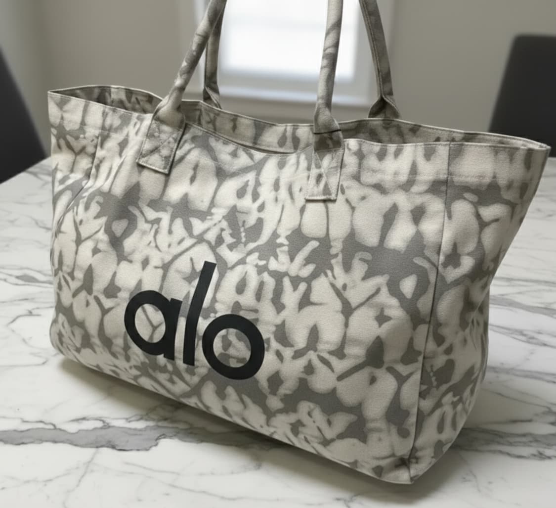 알로요가(alo) 아이코닉 쇼퍼 토트백 상품이미지1