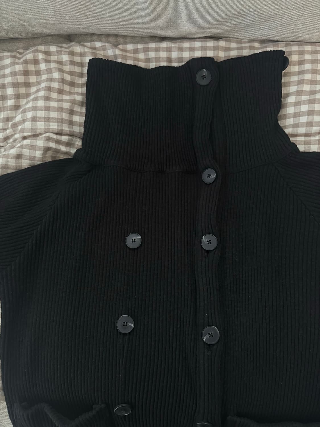 인앤양인하모니 더블 버튼 가디건 블랙 상품이미지3