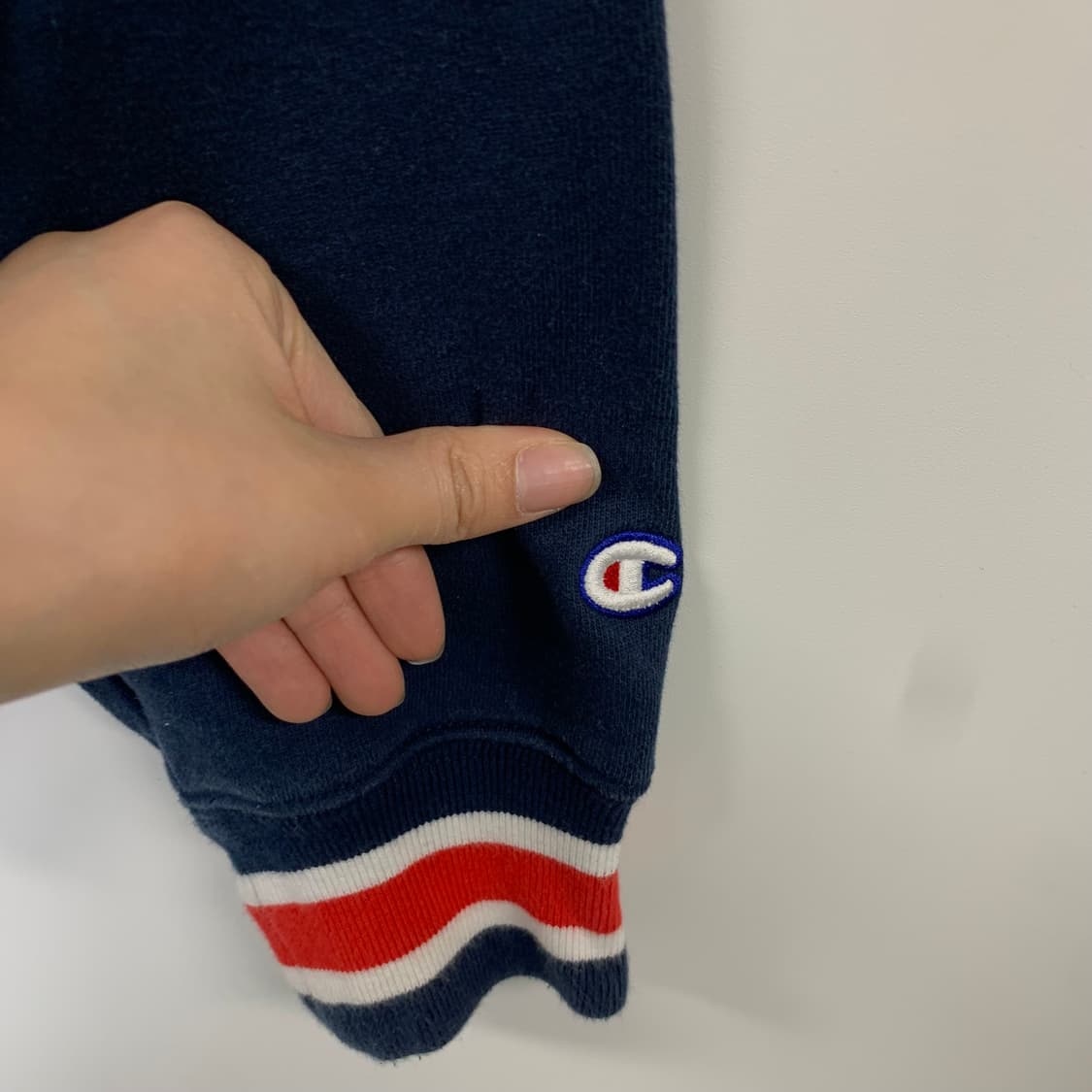 챔피온 덤블로고 네이비 후드티 상품이미지5