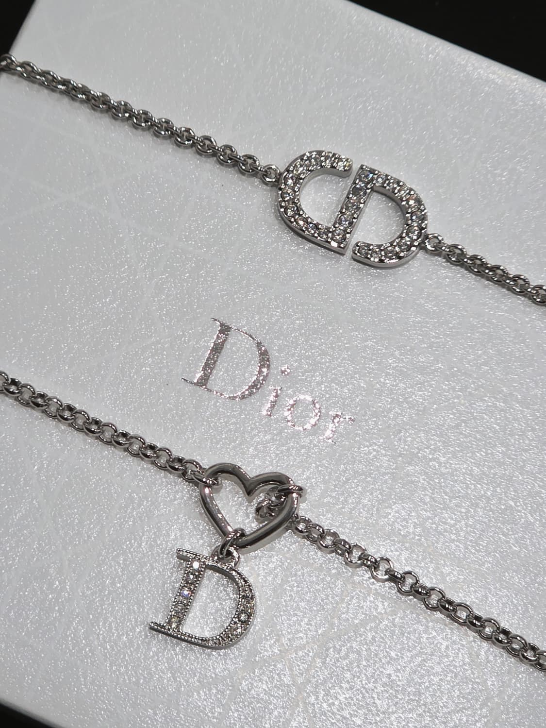 Dior 은장 디올 하트 D 로고 팔찌 상품이미지4
