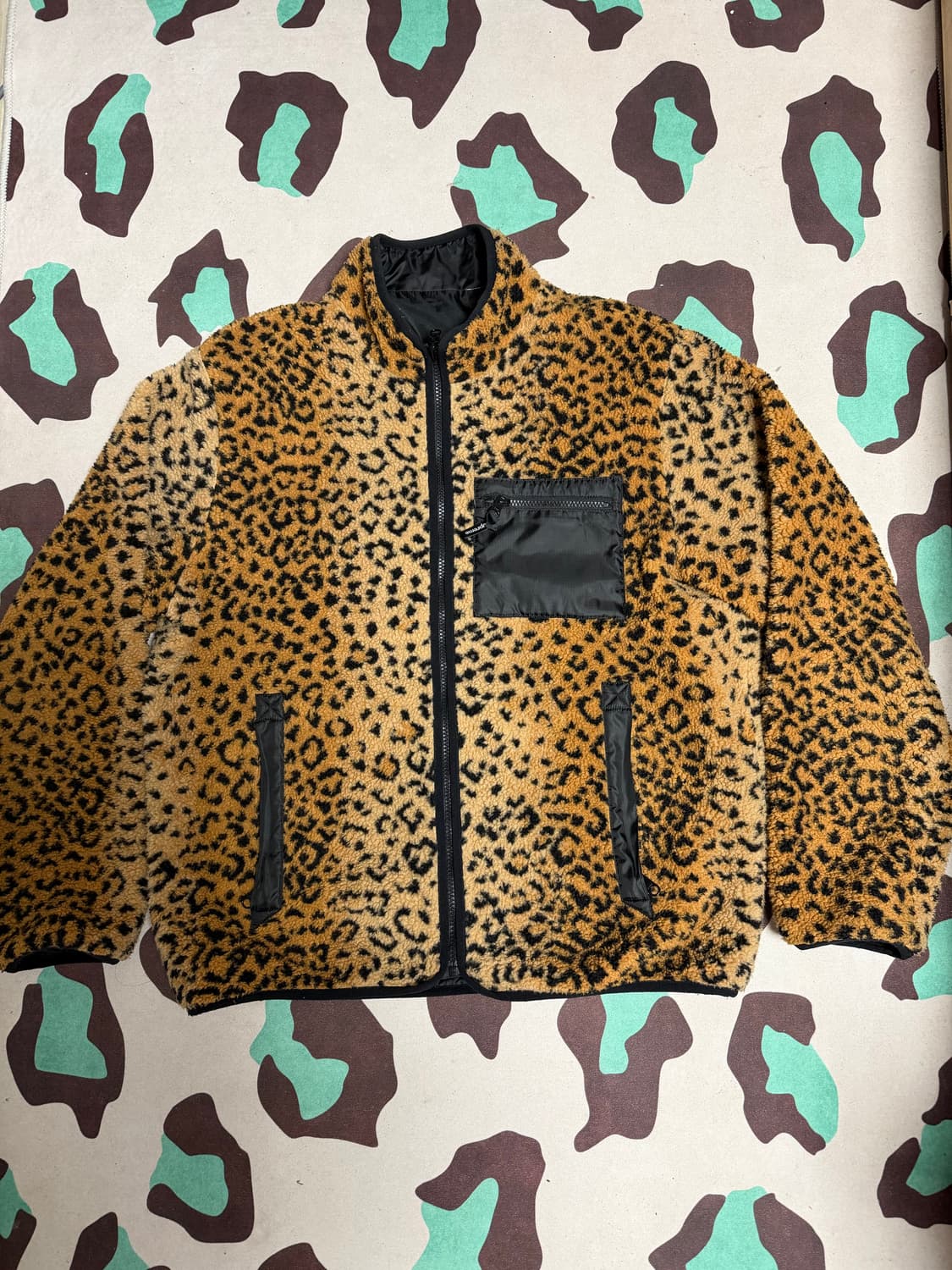 슈프림 레오파드 플리스 상품이미지1