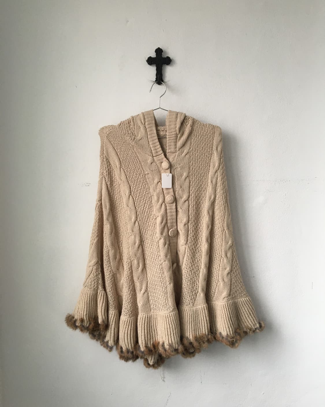 Fur trimming cable pattern hood knit cap 상품이미지2