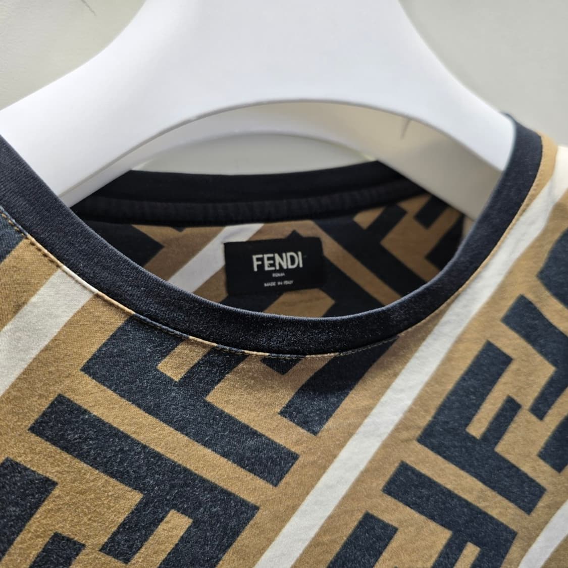 [중고/정품] 펜디 FF 로고 반팔 티셔츠 L 상품이미지3