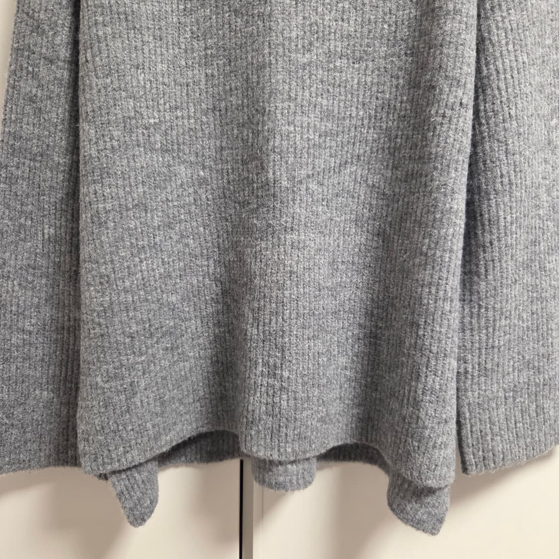 GU 그레이 터틀넥 니트 스웨터 L(100) 상품이미지4