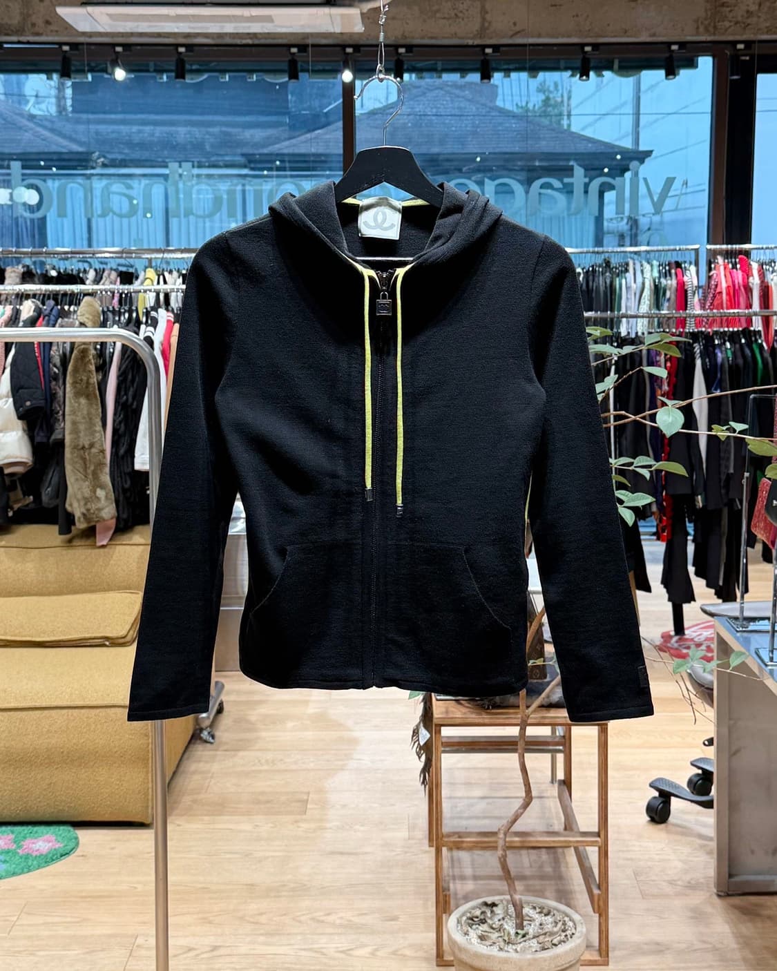 샤넬 스포츠 블랙 후드 집업 상품이미지1