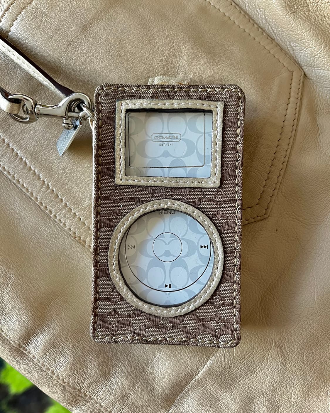2000s Old COACH Archive MP3 Case Keyring 상품이미지1