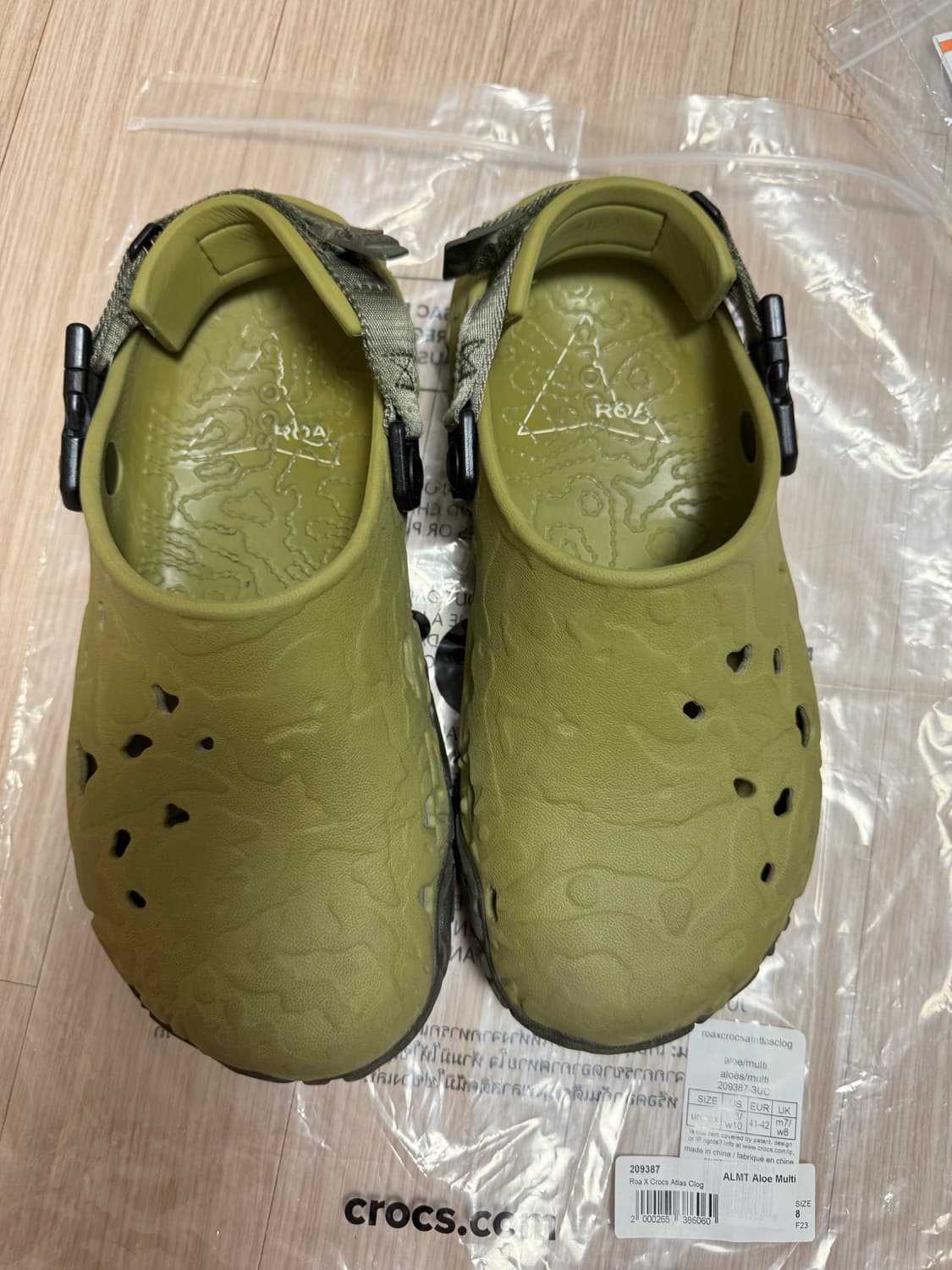 (265) 크록스 로아 아틀라스 클로그 알로에 멀티 상품이미지1